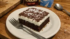 Karakız Tatlısı tarifi: soğuk şerbetli kakaolu kek, üstüne ipeksi sütlü krema