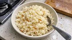 Kavurarak pirinç pilavı: tane tane dökülen, her seferinde tutan yöntem