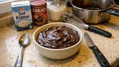 3 malzemeyle kakaolu kaymak: kahvaltıda sürmelik, pürüzsüz kıvam