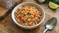 Nohutlu şehriye pilavı: tane tane sonuç için kavurma tekniğiyle pratik tarif