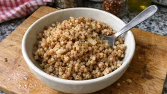 Tane tane karabuğday (greçka) pilavı: kısa kavurma ile kokusuz, tam kıvamında