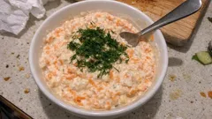 Yoğurtlu Havuç Mezesi: havucu soteleyince kıvamı tam tutuyor