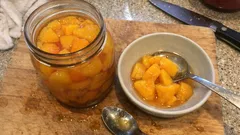 Şeftaliyi kışa saklamanın kolay yolu: Ev yapımı şeftali konservesi tarifi