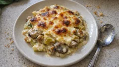 Fırında kremalı mantarlı pırasa: kaşarı kızartıp sofraya çıkarın