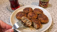 Galeta unsuz irmikli köfte: tavada dışı çıtır, içi yumuşak tarif