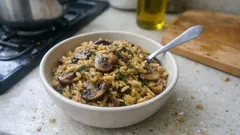 Mantarlı Arpa Şehriye Pilavı: tane tane kıvam için kavurma adımıyla pratik tarif