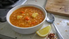 Patatesli havuçlu mercimek çorbası: ev usulü, pürüzsüz lokanta kıvamı