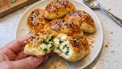 10 dakikada hazırlanan sıvı yağlı mayasız poğaça: yumuşak, ertesi güne de güzel