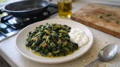 Zeytinyağlı karışık ot kavurması: soğanla kısa sürede, rengi canlı kalan tarif