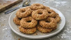 Gevrek Kandil Simidi Tarifi: Sirke ve mahleple ağızda dağılan kıtır halka