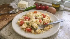 Lorlu yumurta tarifi: biber-domatesle tavada, yumuşacık kıvam