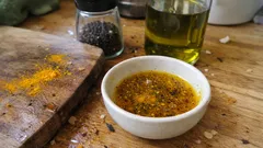 3 malzemeyle 2 dakikada: zerdeçal–karabiber–zeytinyağı karışımı