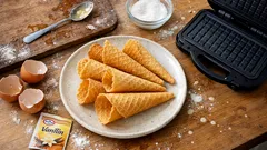 Tost makinesinde ev yapımı dondurma külahı: incecik, kıtır ve hemen şekil alan tarif