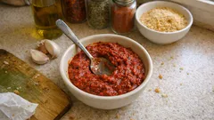 Kahvaltılık çemen tarifi: salça, sarımsak ve galeta unuyla tam kıvamında sürmelik sos