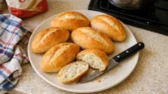 Evde küçük somun ekmek: yüksek ısı ve buharla dışı çıtır, içi pamuk gibi