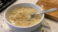 10 dakikada hazır: Terbiyeli kavrulmuş şehriye çorbası (kesilmeden tam kıvam)