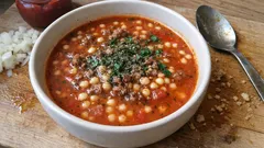 Tek tencerede kıymalı kuskus çorbası: 20 dakikada doyurucu bir başlangıç