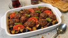 Köfteli Şehzade Kebabı tarifi: patlıcan ve sos aynı kapta, fırında tam kıvam