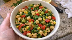 Köz biberli nohut salatası: 10 dakikada hazır, hafif ama tok tutan