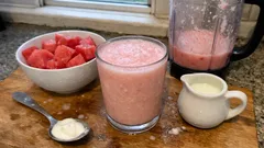 Buz gibi karpuzlu smoothie: süt ve yoğurtla 5 dakikada pürüzsüz ferahlık