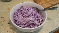 Mor Sultan Tarifi: Yoğurtlu Mor Lahana Salatası, 5 Dakikada Hazır