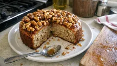 Ballı ceviz krokanlı kek tarifi: üstü çıtır, içi pamuk gibi yumuşacık