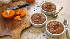 Pişirmeden 2 malzemeli puding: cennet hurması ve kakao ile ipeksi kıvam