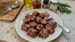 Kuzu lokumu yumuşacık yapan terbiye: zeytinyağı, biberiye ve baharatlarla