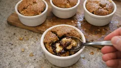 10 dakikada fırından çıkan tahinli sufle: tahin-pekmezle akışkan, sıcak tatlı