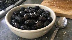 Evde bidonda siyah zeytin nasıl kurulur? Tuz-şeker oranıyla adım adım