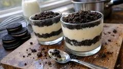 Kuplarda Oreolu Magnolia: vanilyalı kremasıyla kat kat, pratik sütlü tatlı tarifi