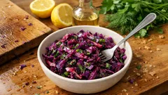 10 dakikada mor lahana salatası: sirke, limon ve nar ekşisiyle tam kıvamında