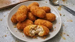 Dışı çıtır, içi yumuşacık: ev yapımı tavuk kroket tarifi