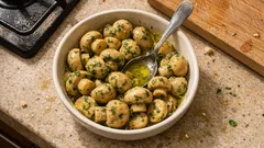 Limonlu mantar ekşileme: kararmadan, tam kıvamında soğuk meze tarifi