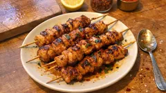 Mangal yok, fırın yok: Tavada tavuk şiş tarifi (yumuşacık marine ile)