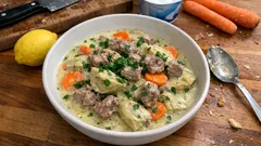 Düdüklüde terbiyeli kuzu etli enginar: limonlu yoğurt sosu kesilmeden nasıl yapılır?