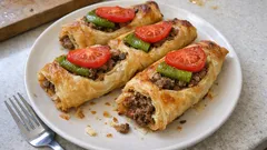 Kıymalı Karnıyarık Böreği: çıtır yufkayla tek tepside, içi sulu bir börek tarifi