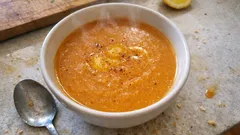 Salçasız, sebzesiz sade mercimek çorbası: ipeksi kıvam için pratik tarif