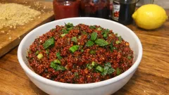 Hatay kısırı (sarma içi) tarifi: bol nar ekşili, salçası tam kıvamında