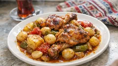 Tek tepside fırında tavuk pirzola: patatesi sosu çekiyor, tavuk kurumuyor