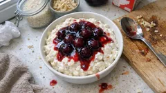 Vişne soslu Risalamande: Danimarka usulü kremalı sütlaç tatlısı