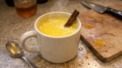 5–10 dakikada tek tencerede: Bal ve tarçınlı altın süt (golden milk) tarifi