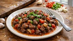 Lokum gibi yumuşayan kuzu yürek kavurması: soğan, biber ve domatesle tek tencerede