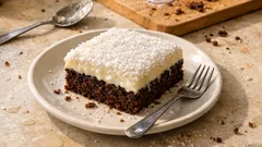 Kakaolu Gelin Pastası: sütle ıslatmalı, muhallebisi ipeksi borcam tatlısı