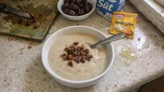 Hurmalı sütlü muhallebi: az malzemeyle ipeksi kıvam, tam kararında tatlı