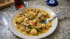 Mantarlı köri soslu tavuk: sütlü sosla lokum gibi, 30 dakikada hazır