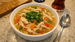 Tek tencerede sebzeli tavuk çorbası: şehriyeli, tam kıvamında ev usulü