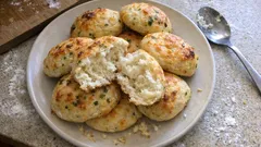 Yoğurmadan Kaşık Ekmeği: Kaşıkla Karıştır, Tepside Mis Gibi Kabarsın