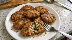 Dışı çıtır, içi yumuşak hamsi köftesi: mısır unuyla dağılmayan tarif