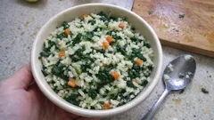 Tek tencerede tane tane ıspanaklı pilav: rengiyle iştah açan pratik tarif